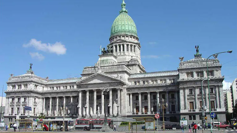 El oficialismo modificó el reglamento de la Oficina de Presupuesto del Congreso y abrió una disputa con la oposición