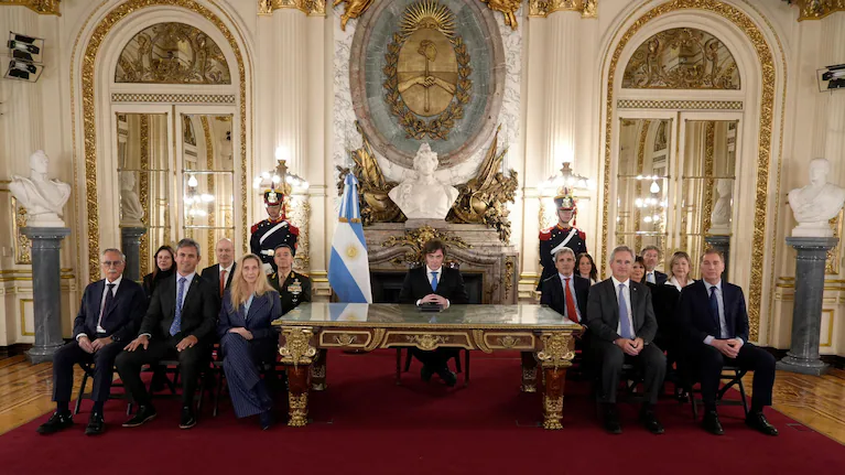 Javier Milei anunció por cadena nacional un paquete de medidas sobre Malvinas y la explotación petrolera